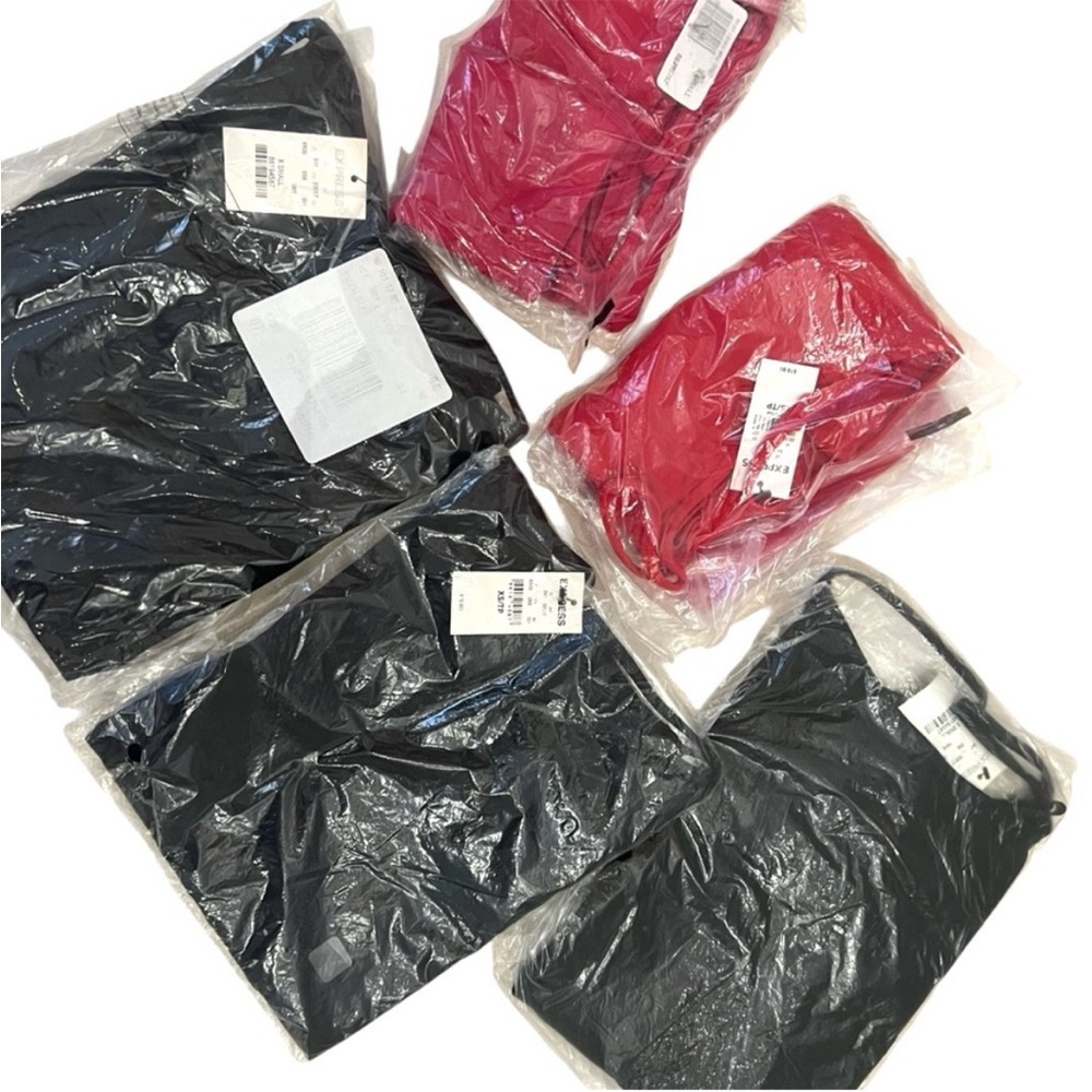 Set of 6 NWT Built-In Bra Tank Tops - Picture 3 of 5